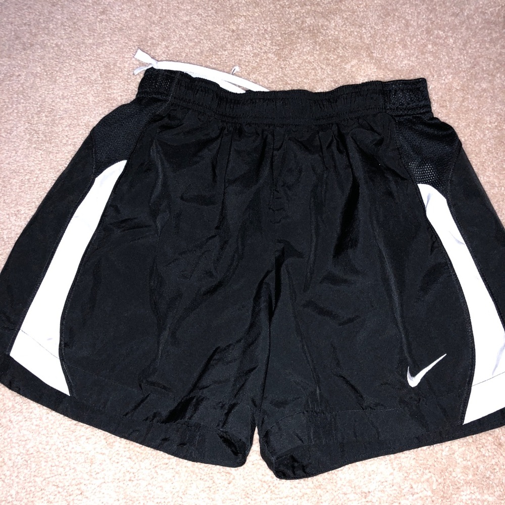 NIKE RUNNING SHORTS!! 🖤